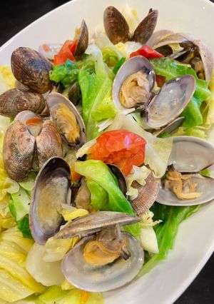 超簡単☆春キャベツとアサリとトマト蒸し煮-レシピのメイン写真
