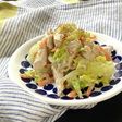 蒸し鶏と春キャベツの胡麻マヨサラダ