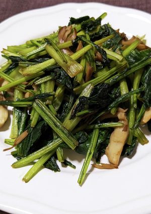 かぶの葉と舞茸のマヨ醤油炒め-レシピのメイン写真