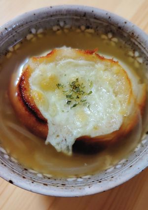 みりんが隠し味！オニオングラタンスープ-レシピのメイン写真