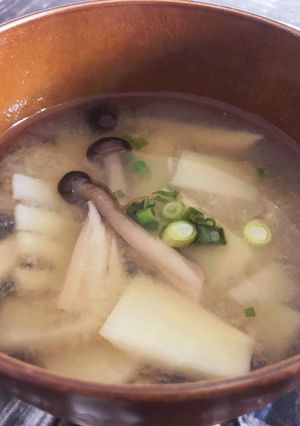 たけのことしめじのみそ汁-レシピのメイン写真