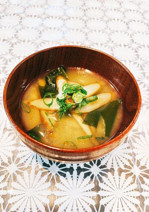 ごま油香るごぼうとわかめの味噌汁-レシピのメイン写真