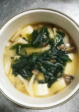鍋じゃないよ。チビホーローでお味噌汁-レシピのメイン写真