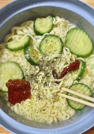サッポロ一番塩　ズッキーニとトマト-レシピのメイン写真
