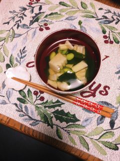 簡単!若布とタケノコと枝豆の即席お吸い物-レシピのメイン写真
