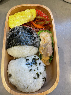 鳥の味噌漬けとおにぎりのお弁当-レシピのメイン写真