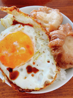 荒々しい朝ごはん(目玉焼きと仙台麩丼)-レシピのメイン写真