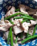 簡単★薄切り肉とニンニクの芽の炒め物