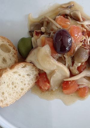 レストランの味「鶏もも肉のオリーブ煮」-レシピのメイン写真