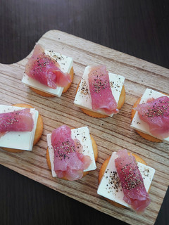 生ハムとクリームチーズのカナッペ-レシピのメイン写真