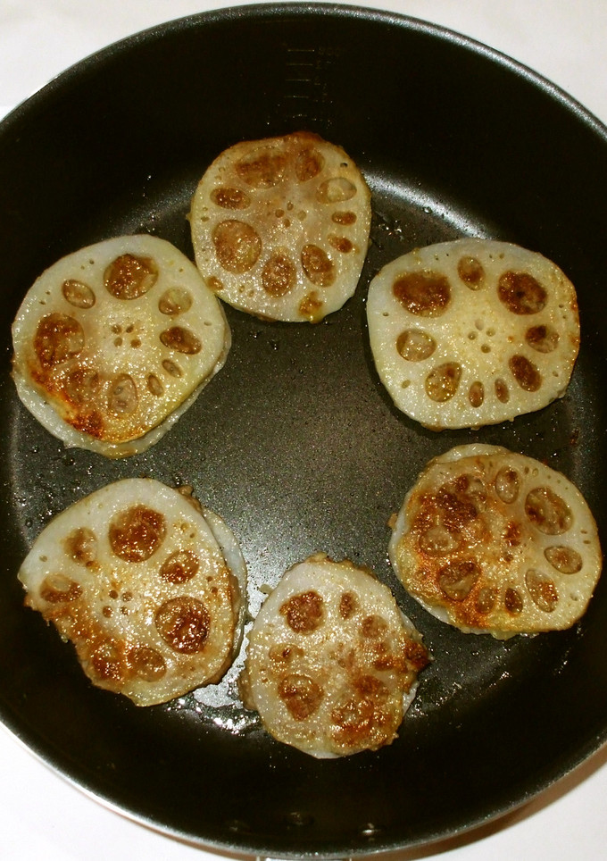 蓮根はさみ焼き♪冷え性むくみに簡単薬膳-レシピのメイン写真