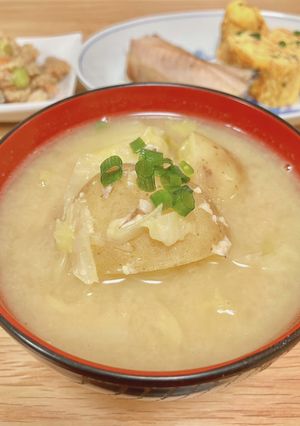 【簡単】キャベツとジャガイモの味噌汁-レシピのメイン写真