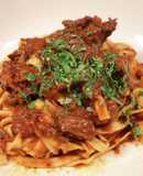 ほろほろ牛すね肉のラグーのタリアテッレ