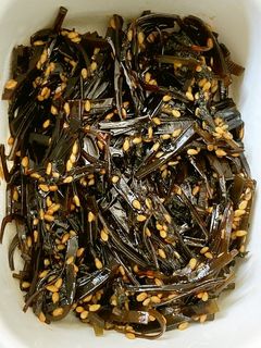 おにぎりに入れる昆布のしそ醤油煮 おかず-レシピのメイン写真
