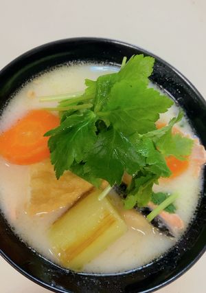 鮭のあらで作る酒粕汁♪白みそ風味-レシピのメイン写真