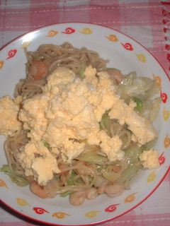 キャベツ塩焼きそばスクランブルエッグのせ-レシピのメイン写真