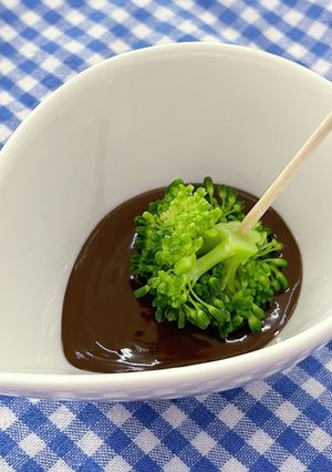 ブロッコリーのチョコフォンデュ-レシピのメイン写真