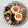マグロとアボカドでヘルシー!な「爆弾丼」