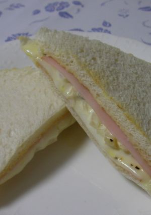 コンビニサンドをかる～くトーストしてみて-レシピのメイン写真