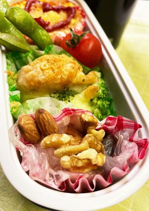 お弁当に　チョコナッツ　　ライスペーパー-レシピのメイン写真