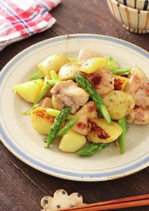 新じゃがと鶏肉のコンソメバター蒸し-レシピのメイン写真