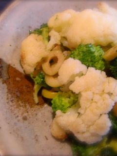 ブロッコリーとカリフラワーとオリーブで♪-レシピのメイン写真