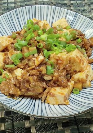 薬味山盛りで【中村屋の麻婆豆腐の素】-レシピのメイン写真