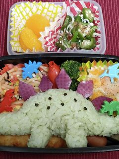 ステゴサウルス弁当☆恐竜キャラ弁-レシピのメイン写真