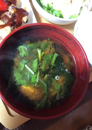 三つ葉豆腐ワカメの赤だし♪-レシピのメイン写真