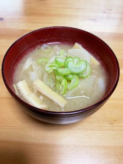 味噌汁 かぶと油揚げと長葱-レシピのメイン写真