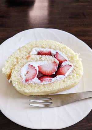 イチゴのロールケーキ-レシピのメイン写真