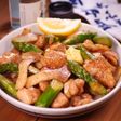 鶏もも肉とアスパラの和風バター醬油炒め