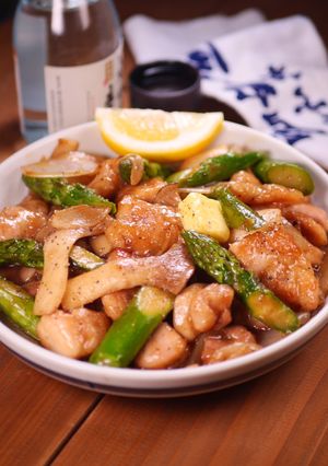 鶏もも肉とアスパラの和風バター醬油炒め-レシピのメイン写真