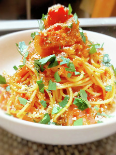 新玉ねぎとベーコンのトマトソースパスタ-レシピのメイン写真