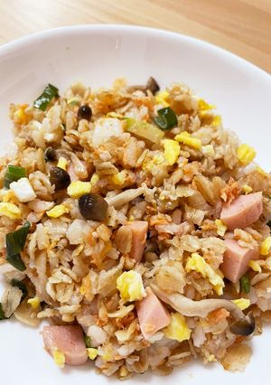 幼児食にも◎鮭フレーク魚肉ソーセージ炒飯-レシピのメイン写真