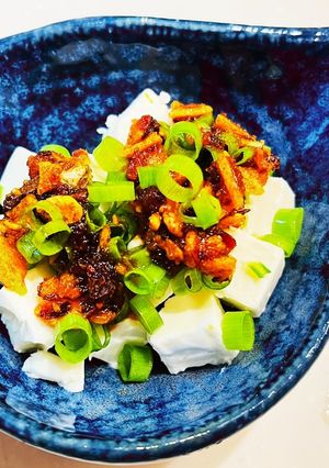 クリームチーズの食べるラー油かけ-レシピのメイン写真