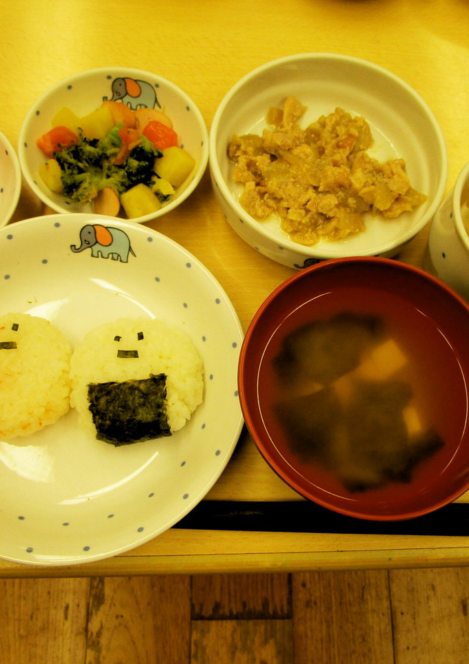 【保育園給食】ブロッコリーとトマトサラダ-レシピのメイン写真