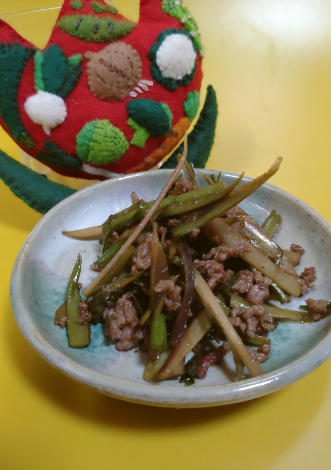 ウドの皮とひき肉のきんぴら-レシピのメイン写真
