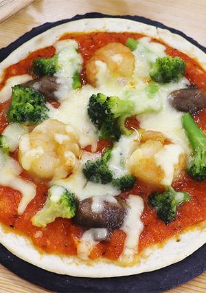 コンビニ食材で簡単！アヒージョピザ-レシピのメイン写真