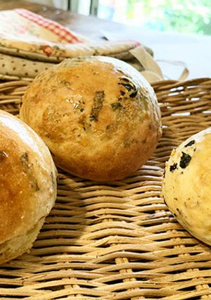 海苔とゴマのまんまる米粉パン-レシピのメイン写真