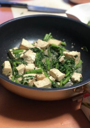 木綿豆腐と春菊の炒め煮-レシピのメイン写真