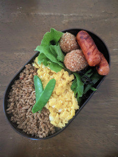 JK☆豚味噌そぼろ2色弁当♪-レシピのメイン写真