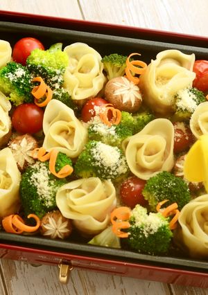 ホットプレートで薔薇餃子-レシピのメイン写真