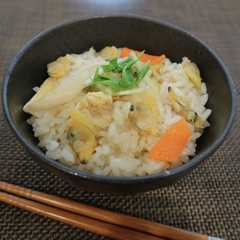 รูปของ 超簡単！包丁いらずのアサリの炊き込みご飯