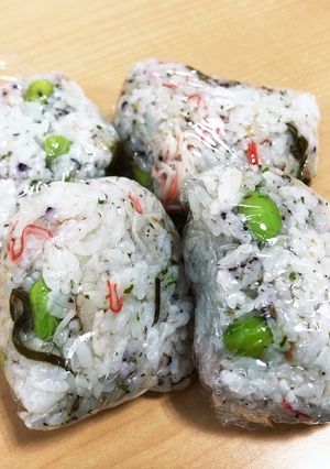 枝豆とカニカマの栄養おにぎり-レシピのメイン写真