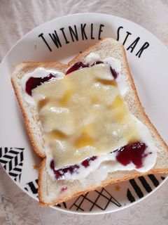 簡単★ブルーベリーチーズケーキ風トースト-レシピのメイン写真