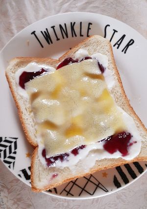簡単★ブルーベリーチーズケーキ風トースト-レシピのメイン写真