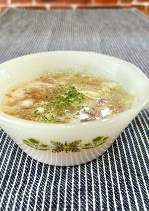 卵白とフライドオニオンのコンソメスープ-レシピのメイン写真