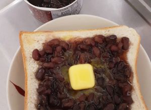 簡単★缶詰あずきとバターのトースト-レシピのメイン写真