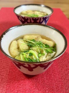 油揚げと貝割れ菜のお味噌汁-レシピのメイン写真